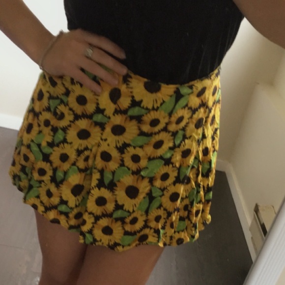 Mini sunflower skirt - Picture 2 of 2